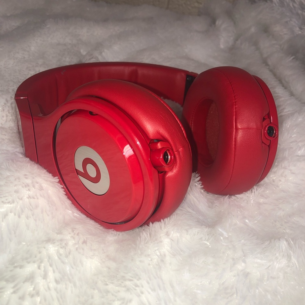 beats pro by dr. dre- Red